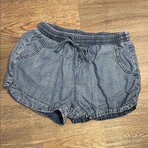 Universal Thread Denim Blue Women's Shorts